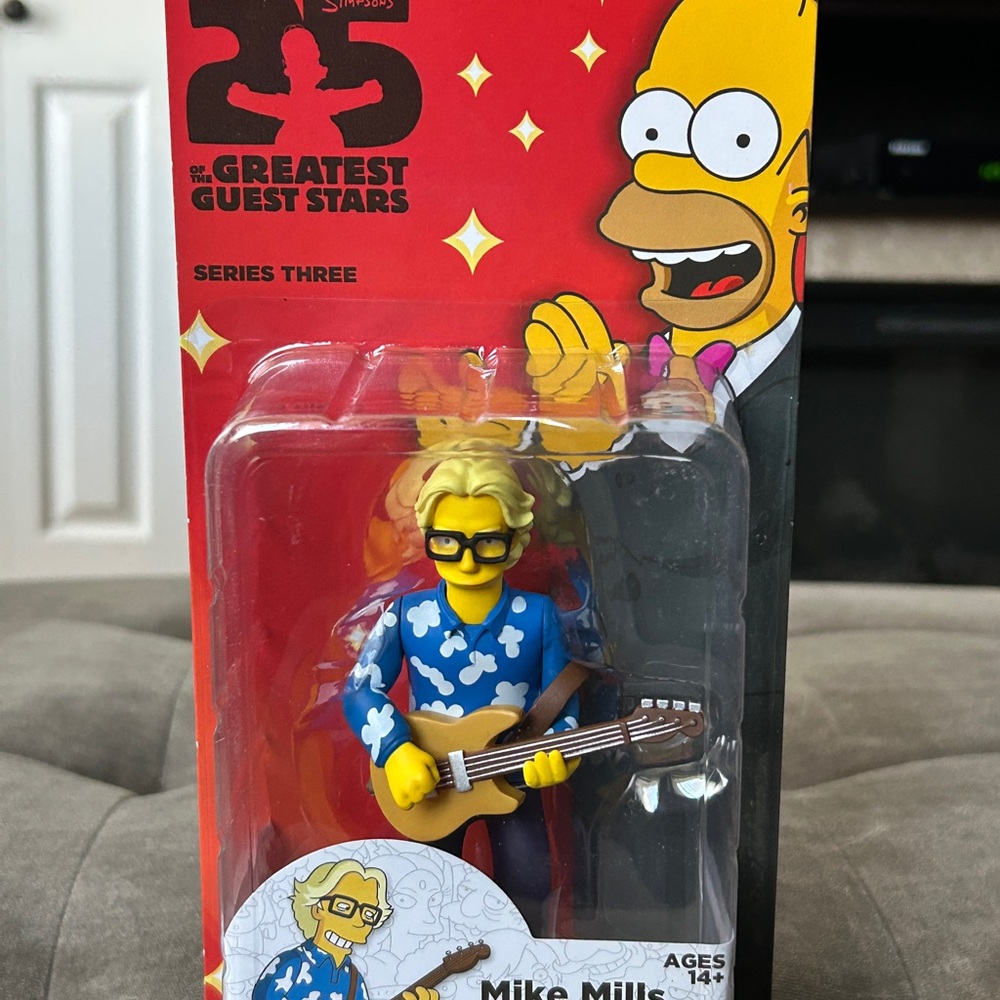 Simpsons Yellow & Blue Collectible Action Figure - Mike Mills (R.E.M.) - Picture 7 of 7